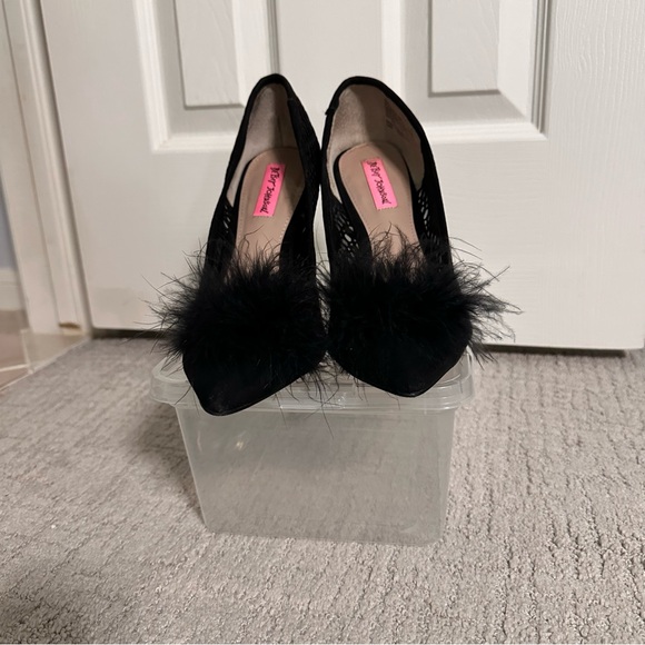 Fun black pump - Picture 1 of 6